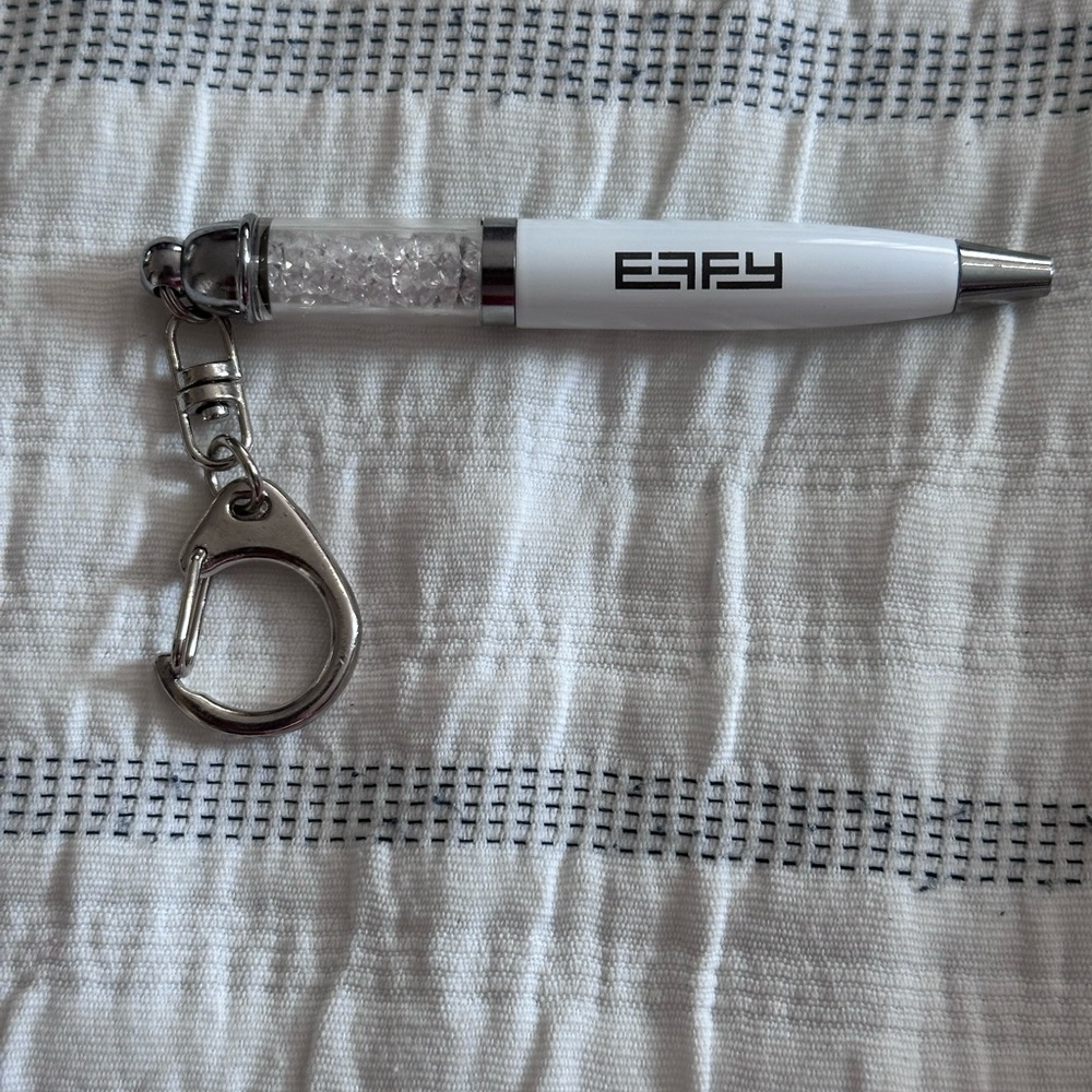 Effy White and Silver Keychain Pen